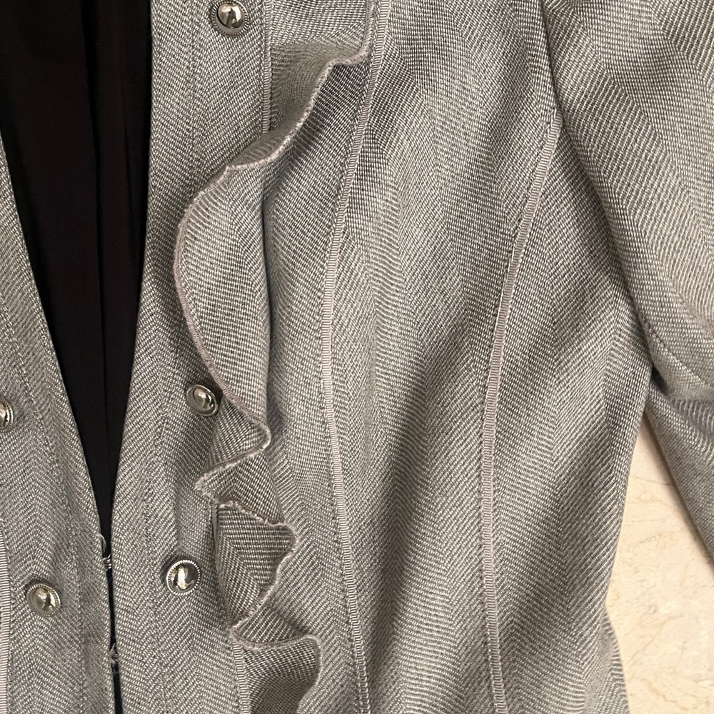 White House Black Market Gray Ruffled Blazer - Picture 3 of 8
